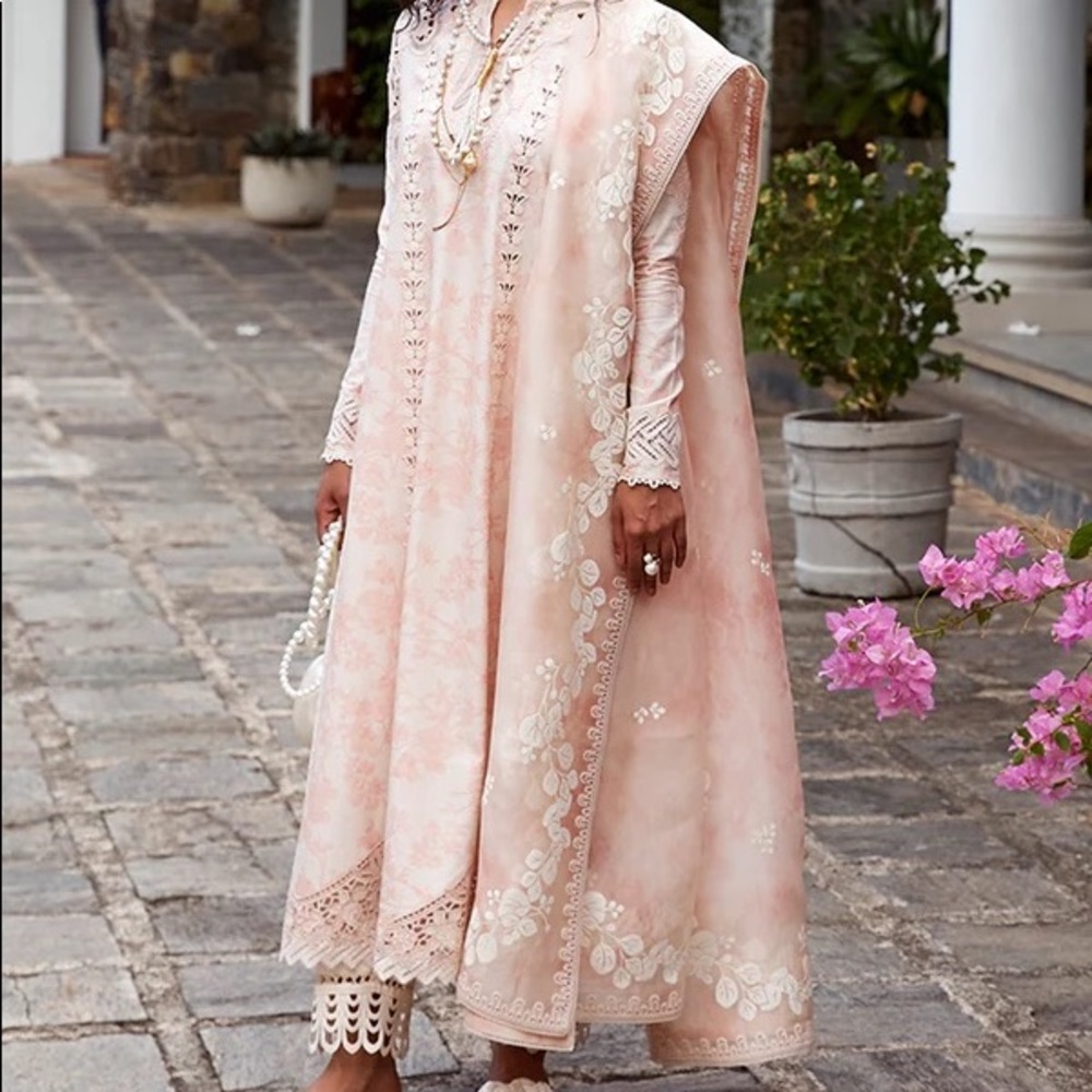 SOLD Suffuse By Sana Yasir casual pret Lucia size Large, Brand New